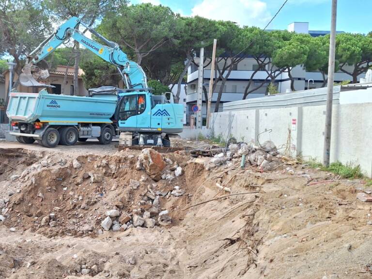 Rebaix moviment terres excavacio pantalles pilots fonaments gestió residus carrega i transport MASSACHS Obres i Paisatge 05